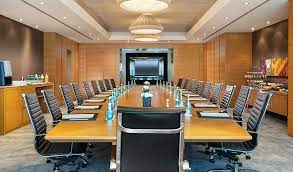 أشياء يجب مراعاتها عند اختيار أثاث غرفة الاجتماعات