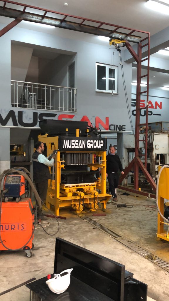 مصنعي آلة البلوك