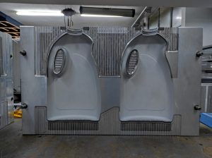 What is Plastic Injection? How is it done?